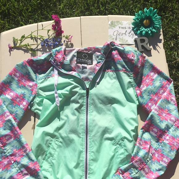EMPYRE  WINDBREAKER w/ AZTEC PRINT - Picture 3 of 8